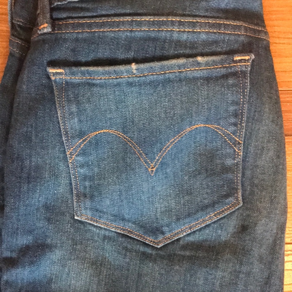 Levi’s - Picture 3 of 3